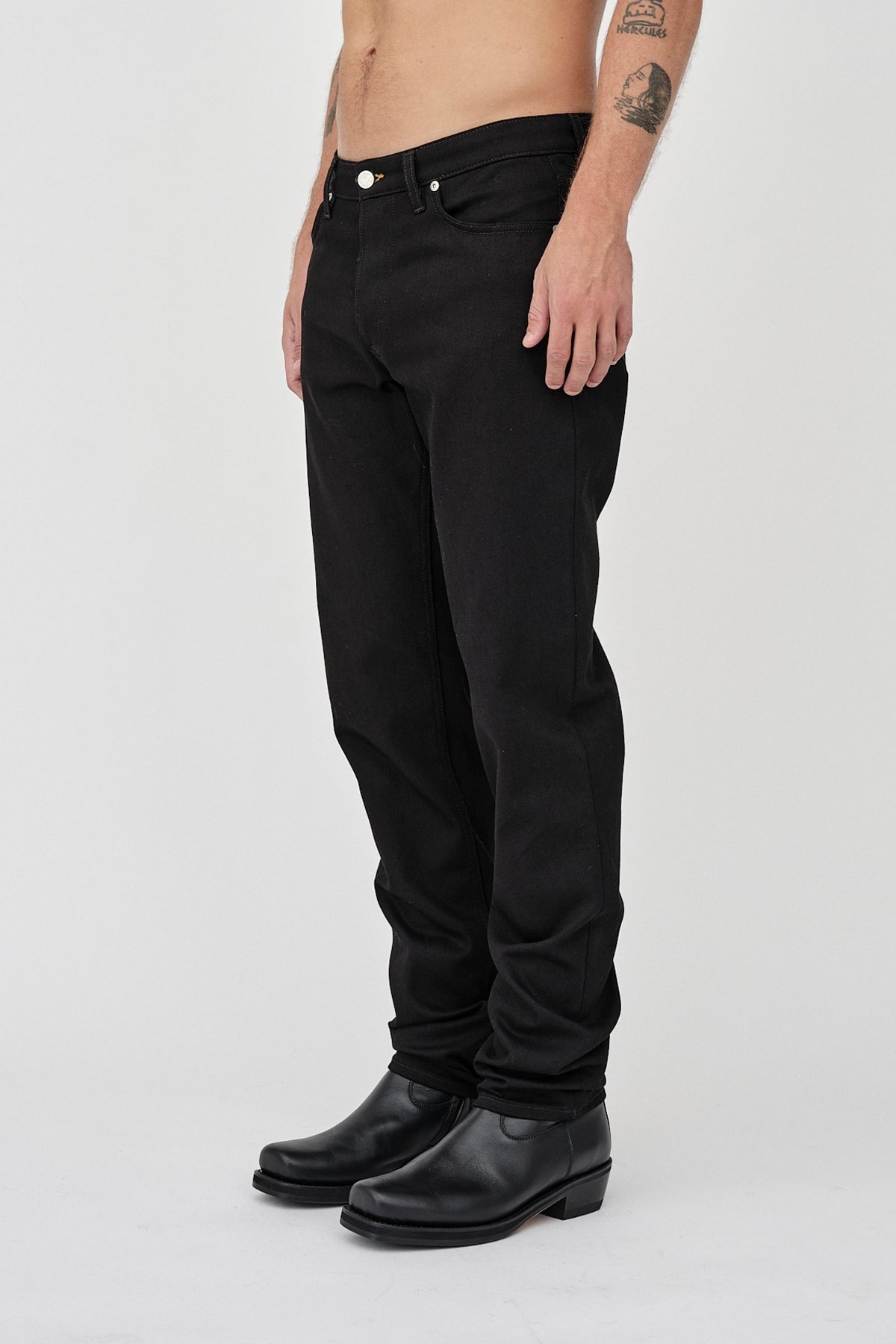 Archer Rinse Black